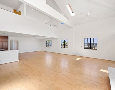 6206 Pacific Avenue - Photo Thumbnail 6