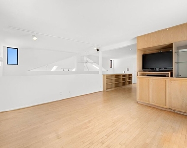 6206 Pacific Avenue - Photo Thumbnail 7
