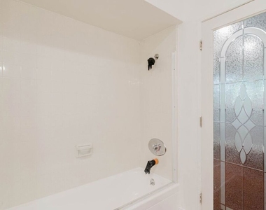 9031 Phyllis Avenue - Photo Thumbnail 11