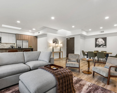 4806 Sylmar Ave Penthouse - Photo Thumbnail 2