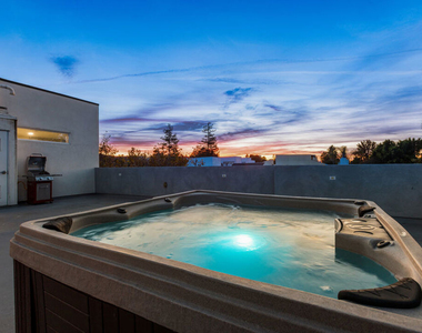 4806 Sylmar Ave Penthouse - Photo Thumbnail 59