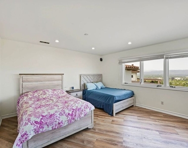4550 Gable Drive - Photo Thumbnail 47
