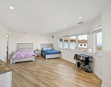 4550 Gable Drive - Photo Thumbnail 46