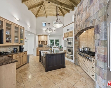 4550 Gable Drive - Photo Thumbnail 20