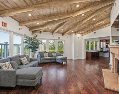 4550 Gable Drive - Photo Thumbnail 8