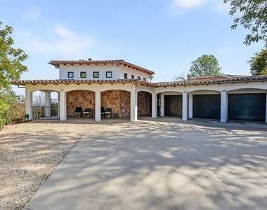 4550 Gable Drive - Photo Thumbnail 3