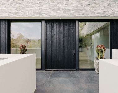 7681 Willow Glen Road - Photo Thumbnail 4