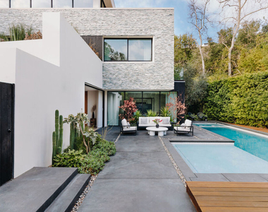 7681 Willow Glen Road - Photo Thumbnail 22