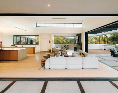 7681 Willow Glen Road - Photo Thumbnail 27