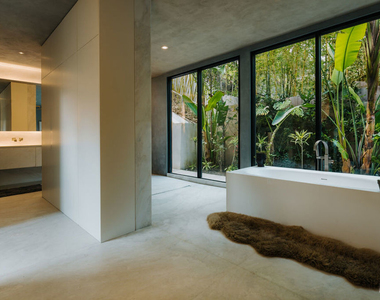 7681 Willow Glen Road - Photo Thumbnail 31