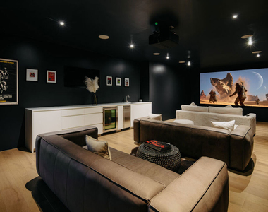 7681 Willow Glen Road - Photo Thumbnail 17