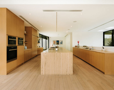 7681 Willow Glen Road - Photo Thumbnail 5