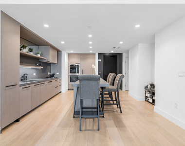 10777 Wilshire Boulevard - Photo Thumbnail 3