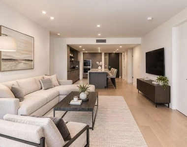 10777 Wilshire Boulevard - Photo Thumbnail 4