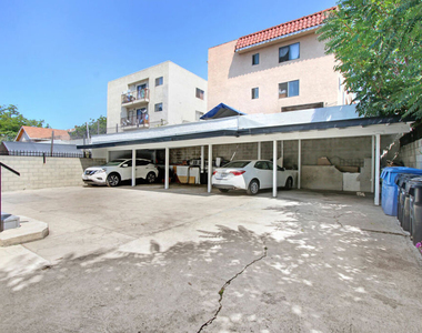 2629 San Marino Street - Photo Thumbnail 15