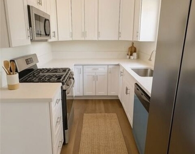 2629 San Marino Street - Photo Thumbnail 10