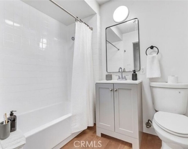 2629 San Marino Street - Photo Thumbnail 8