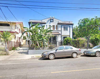 2629 San Marino Street - Photo Thumbnail 14