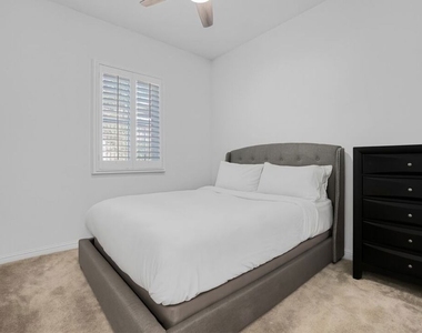 20629 W Chestnut Circle - Photo Thumbnail 13