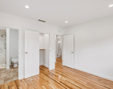 525 N Crescent Heights Boulevard - Photo Thumbnail 24