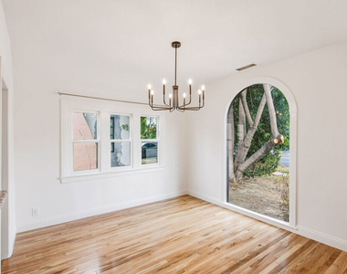 525 N Crescent Heights Boulevard - Photo Thumbnail 10
