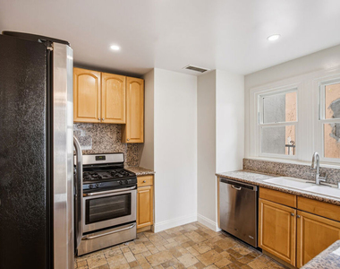 525 N Crescent Heights Boulevard - Photo Thumbnail 15