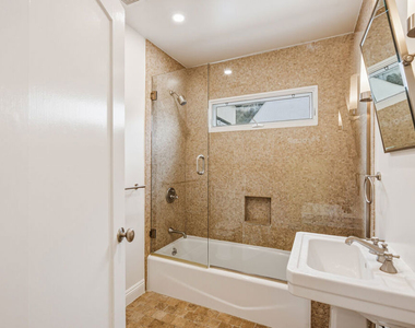 525 N Crescent Heights Boulevard - Photo Thumbnail 20