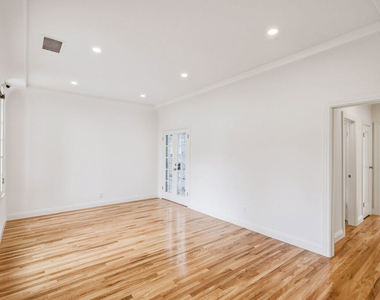 525 N Crescent Heights Boulevard - Photo Thumbnail 6