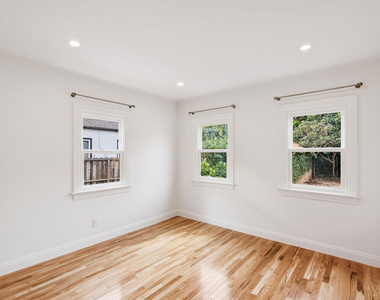 525 N Crescent Heights Boulevard - Photo Thumbnail 23