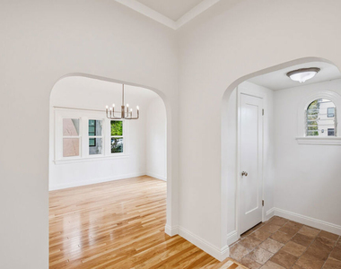 525 N Crescent Heights Boulevard - Photo Thumbnail 5