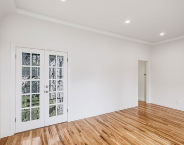 525 N Crescent Heights Boulevard - Photo Thumbnail 9