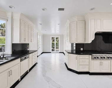 801 N Alta Drive - Photo Thumbnail 8
