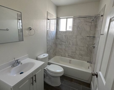 1238 N Mariposa Avenue - Photo Thumbnail 3