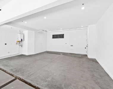 8902 Sawyer Street - Photo Thumbnail 29