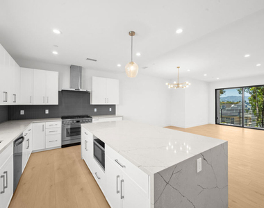 8902 Sawyer Street - Photo Thumbnail 2