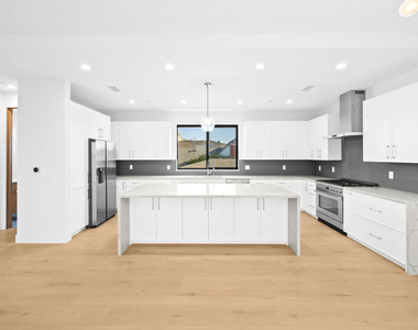 8902 Sawyer Street - Photo Thumbnail 5