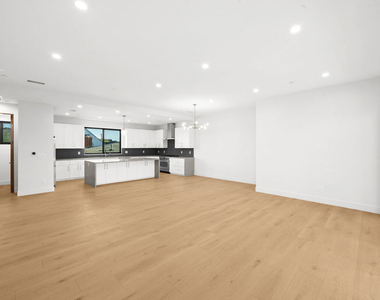 8902 Sawyer Street - Photo Thumbnail 7