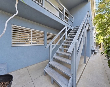 1323 N Olive Drive - Photo Thumbnail 41