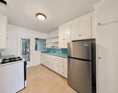 1323 N Olive Drive - Photo Thumbnail 17