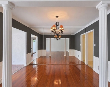 1323 N Olive Drive - Photo Thumbnail 13