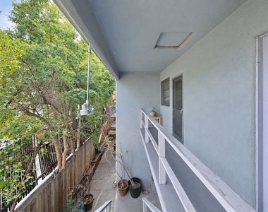 1323 N Olive Drive - Photo Thumbnail 40