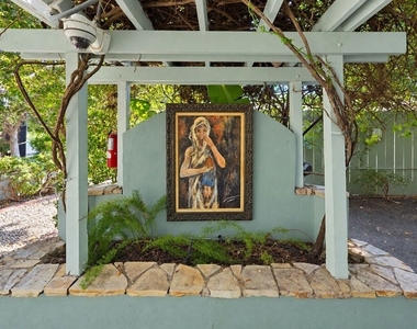 1323 N Olive Drive - Photo Thumbnail 46