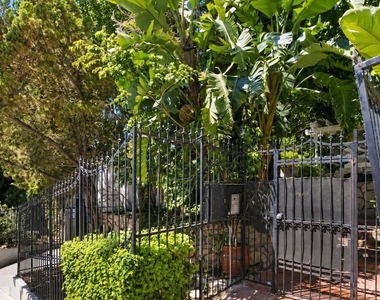 1323 N Olive Drive - Photo Thumbnail 44