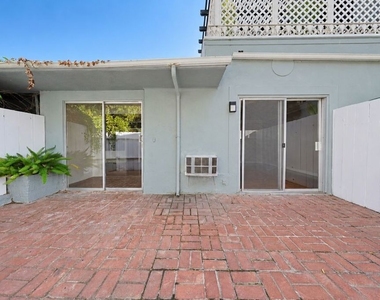 1323 N Olive Drive - Photo Thumbnail 7