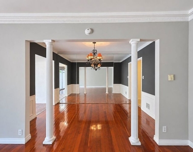 1323 N Olive Drive - Photo Thumbnail 12