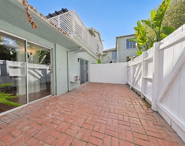 1323 N Olive Drive - Photo Thumbnail 38