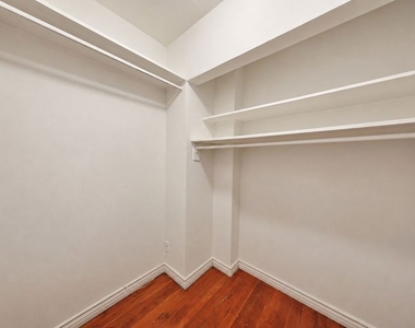1323 N Olive Drive - Photo Thumbnail 27