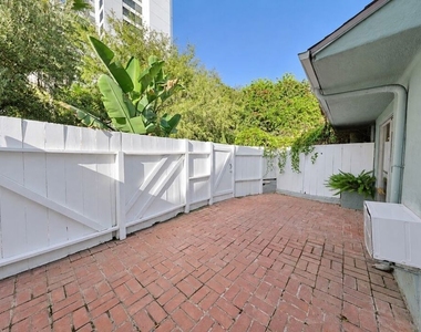 1323 N Olive Drive - Photo Thumbnail 37
