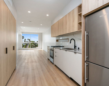 12431 Rochester Avenue - Photo Thumbnail 1
