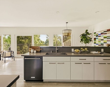 2753 La Cuesta Drive - Photo Thumbnail 9
